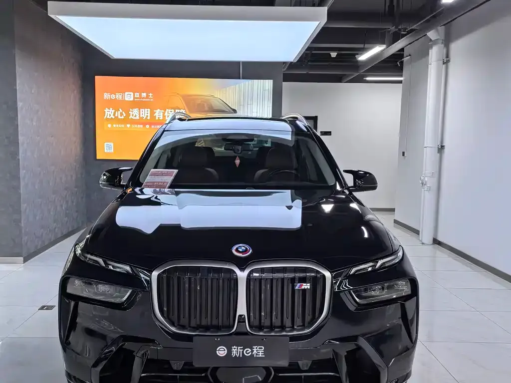BMW X7 M60i — фото 8