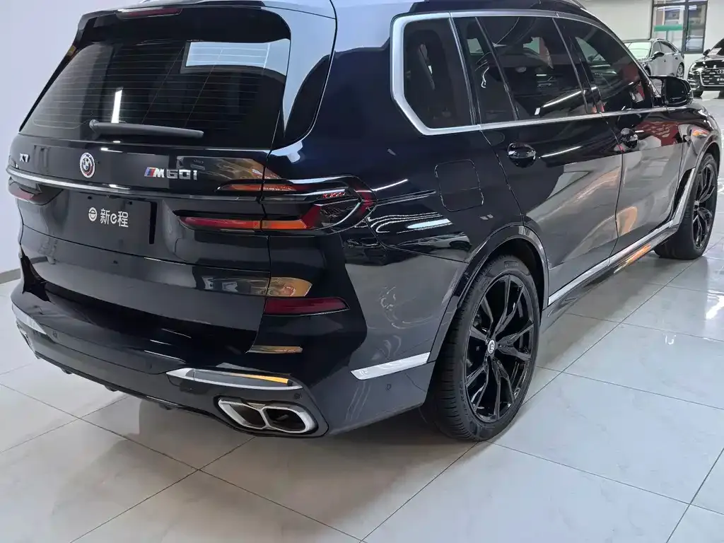 BMW X7 M60i — фото 4