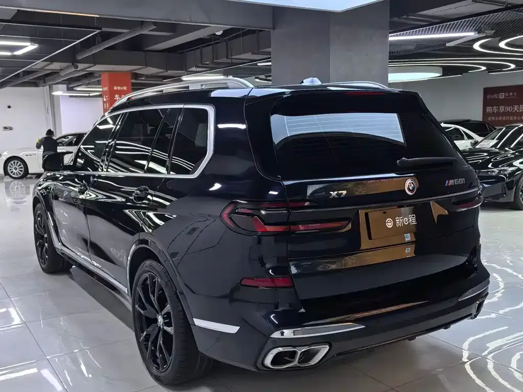 BMW X7 M60i — фото 3