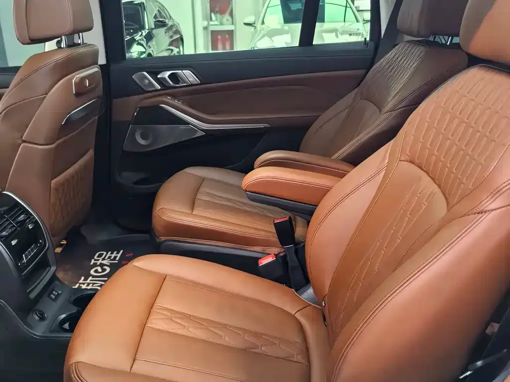 BMW X7 M60i — фото 2