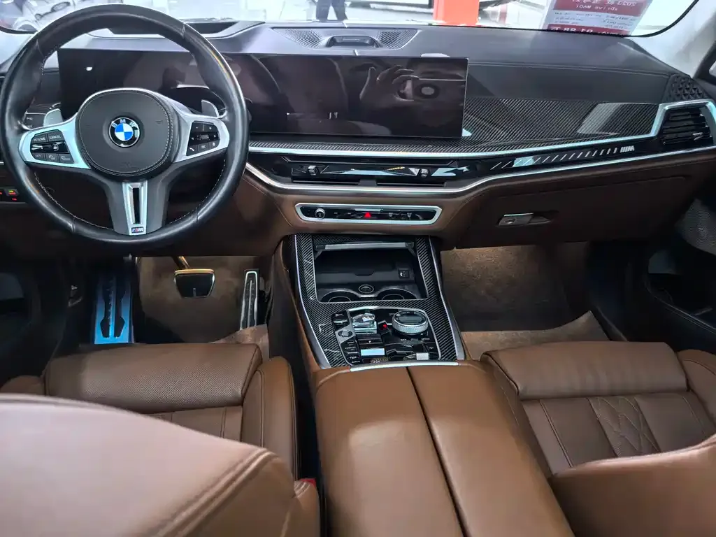 BMW X7 M60i — фото 7