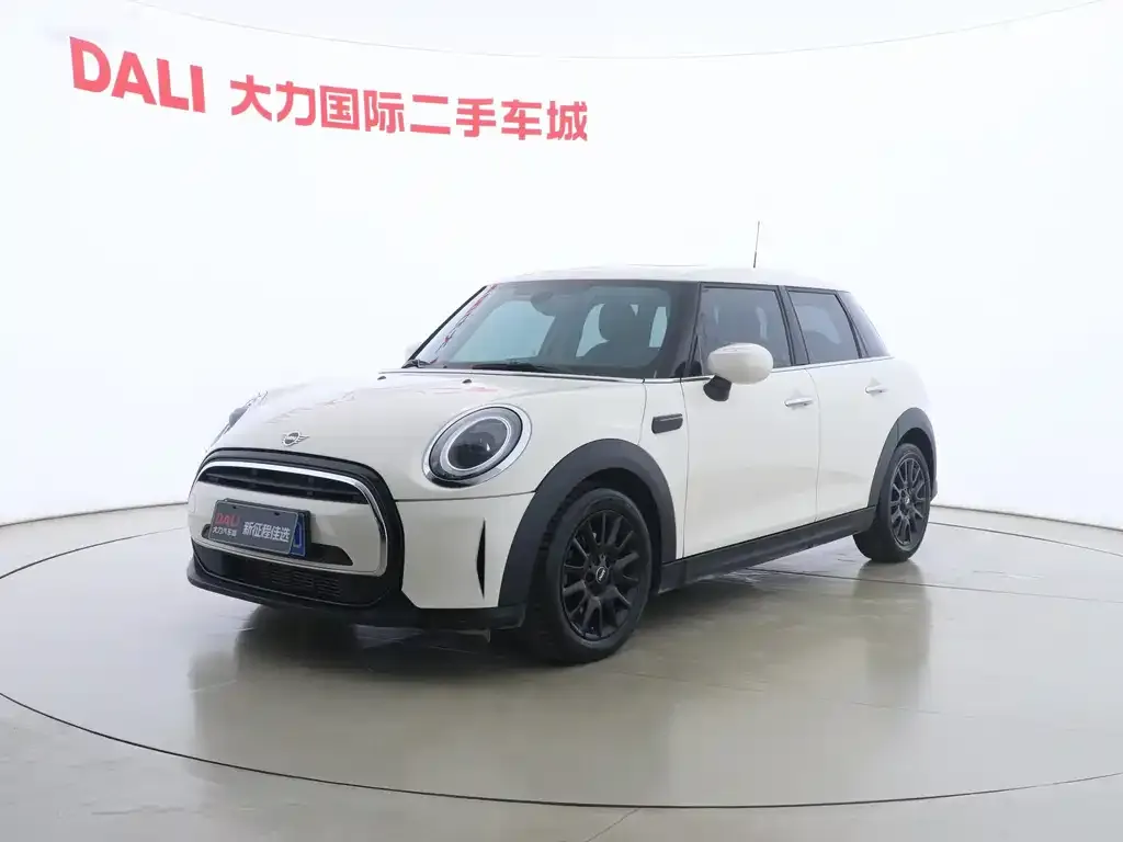 MINI Cooper (3-door) — фото 1