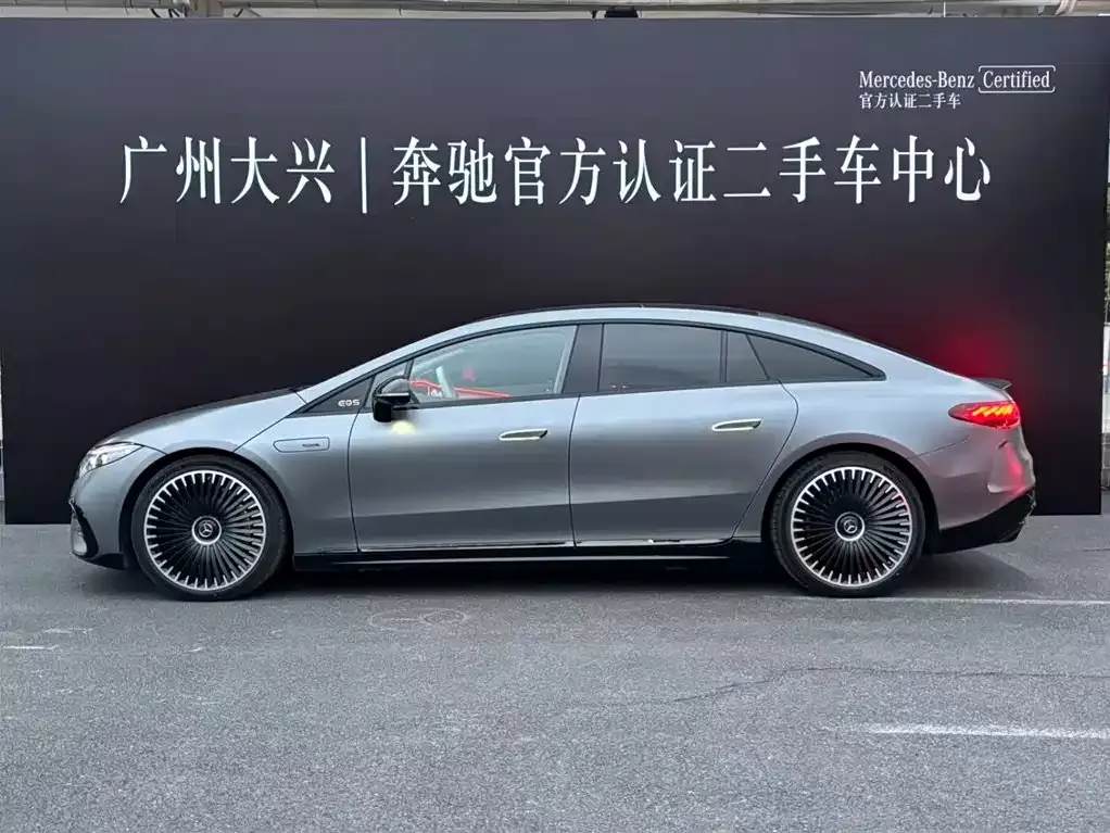 Mercedes-Benz EQS AMG — фото 9