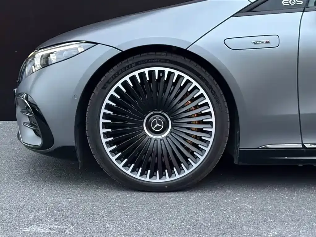 Mercedes-Benz EQS AMG — фото 4