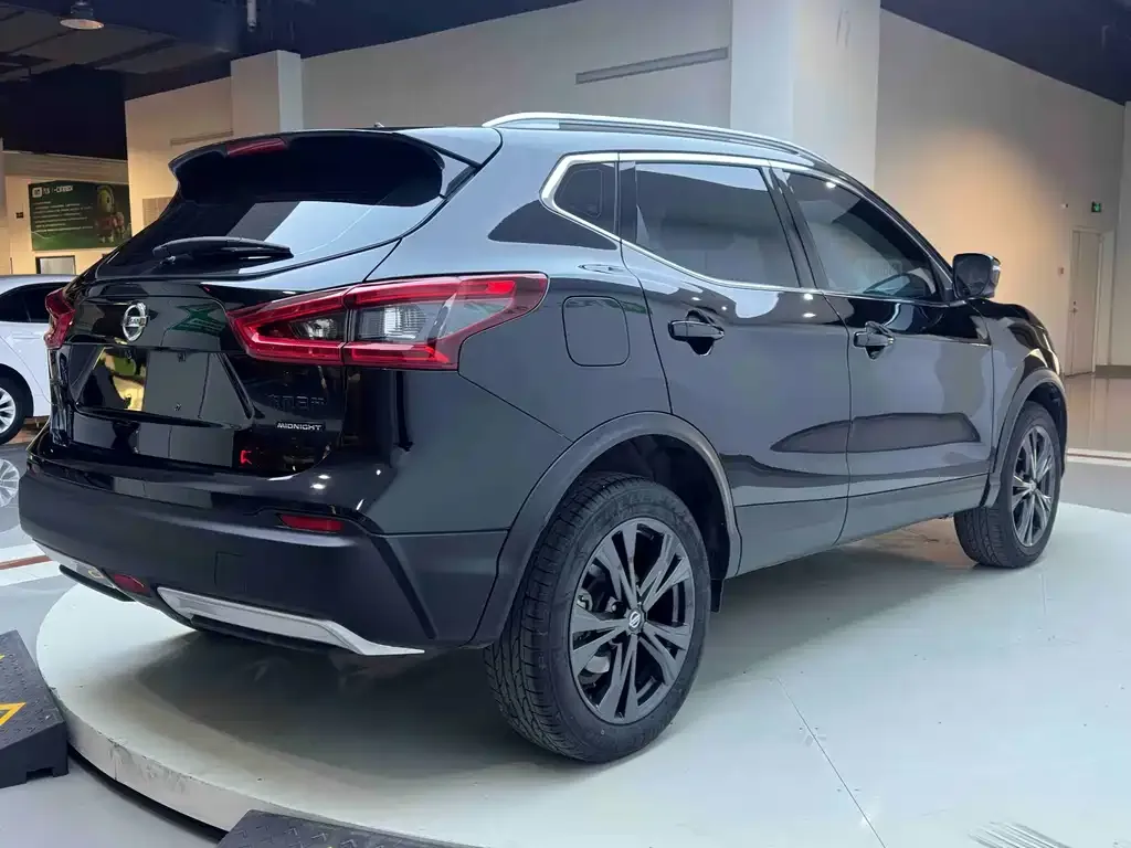 Nissan Qashqai — фото 9