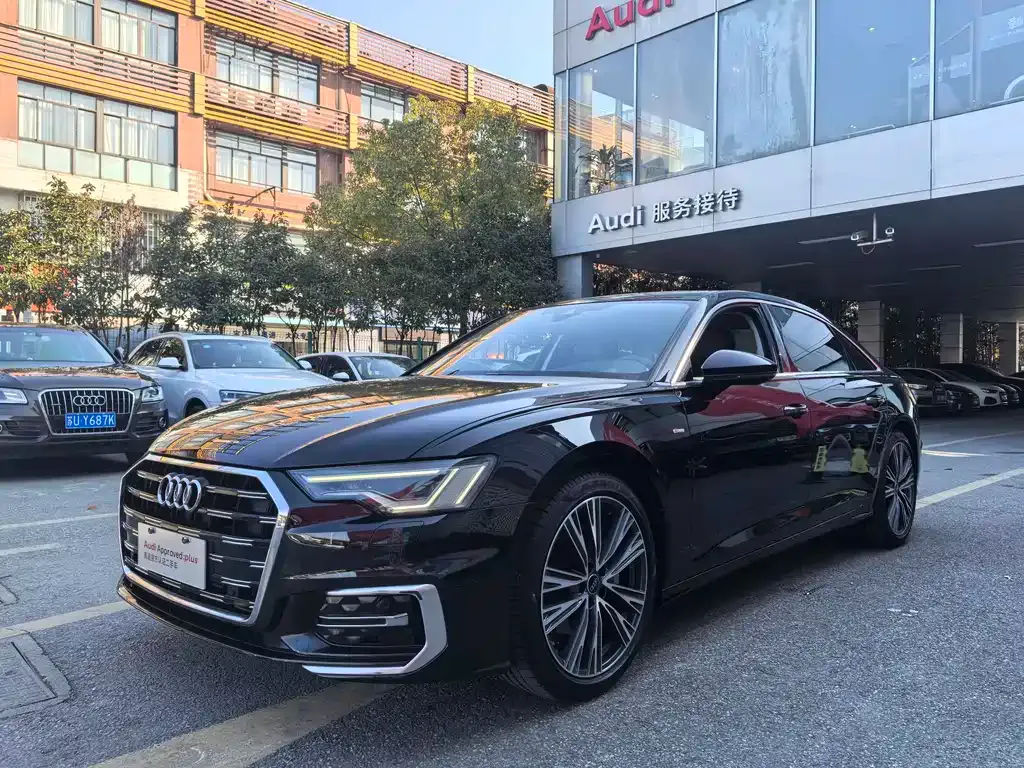 Audi A6L — фото 1