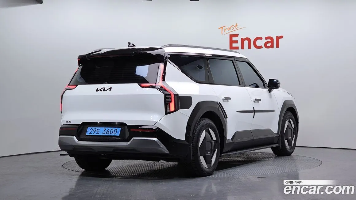 Kia EV9 — фото 3