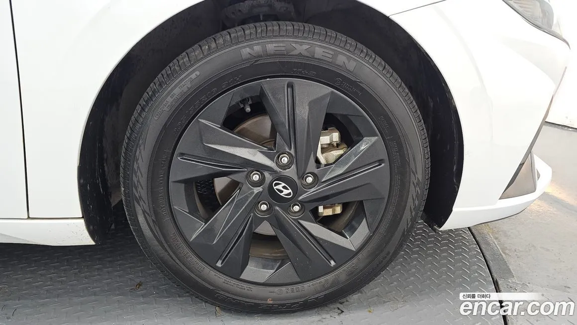 Hyundai AVANTE — фото 4