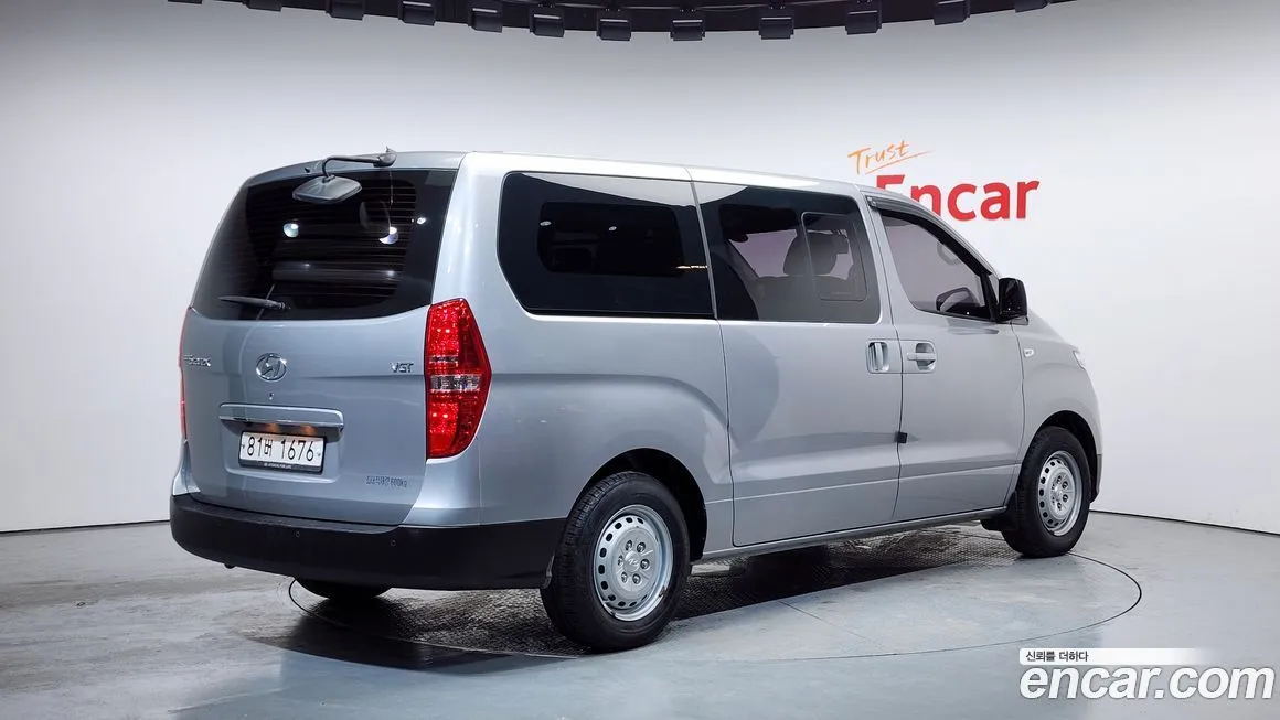 Hyundai Starex — фото 10