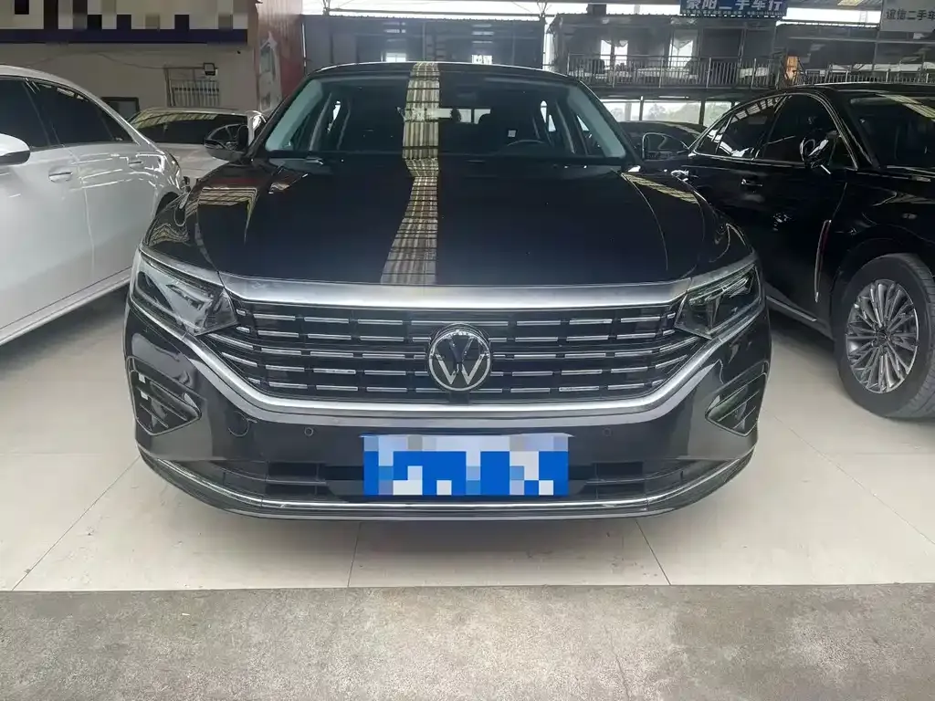 Volkswagen Passat — фото 1