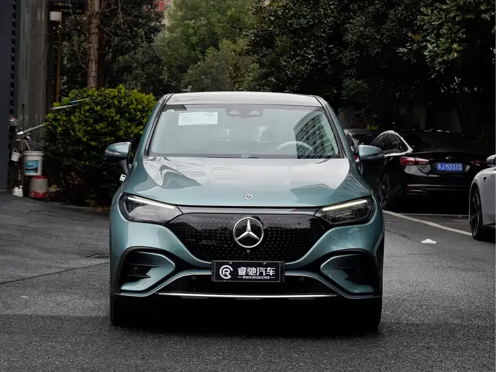Mercedes-Benz EQE SUV — фото 9