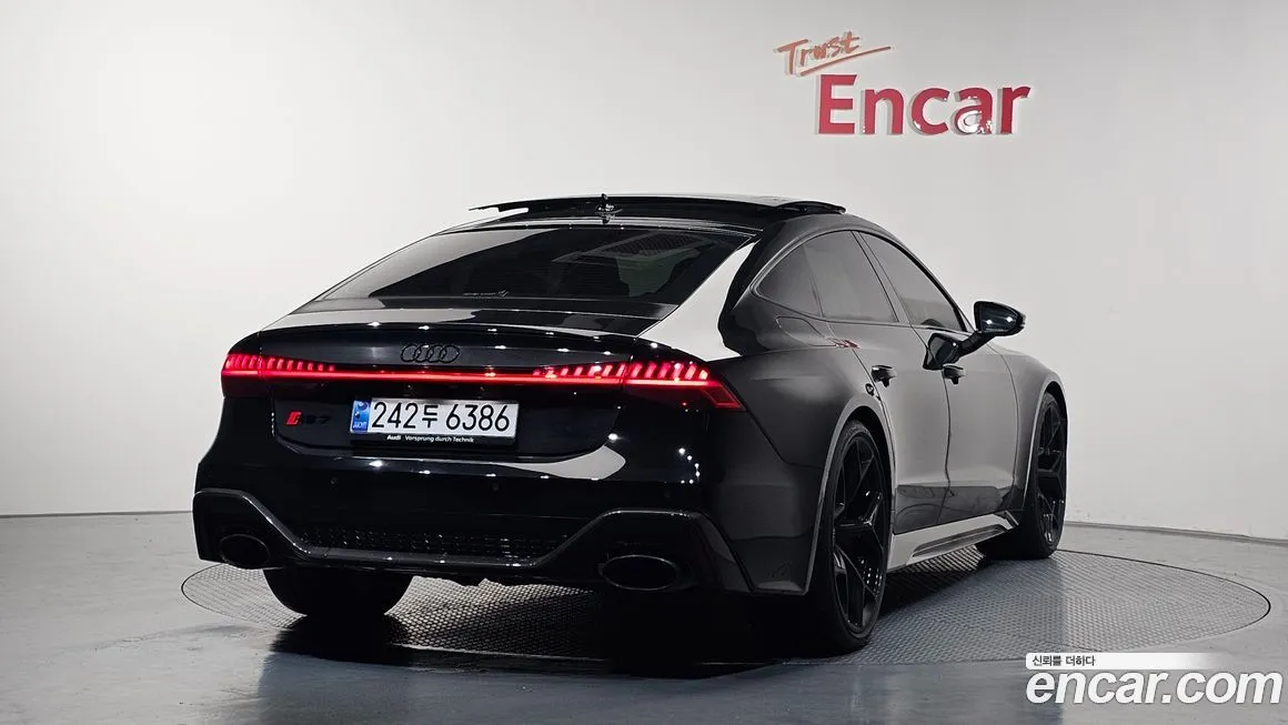 Audi RS7 — фото 2