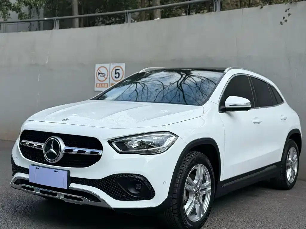 Mercedes-Benz GLA — фото 1