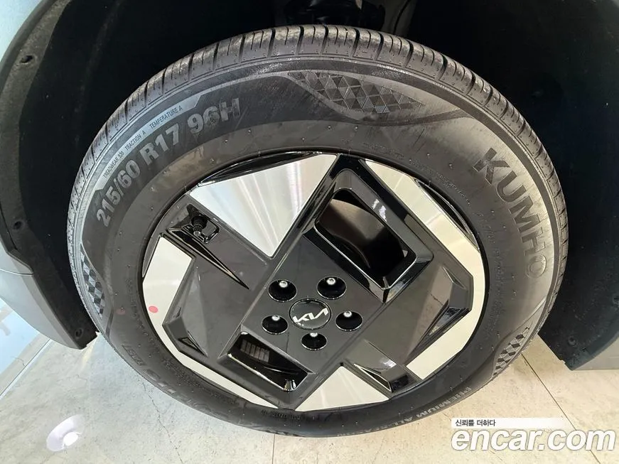 Kia EV3 — фото 9