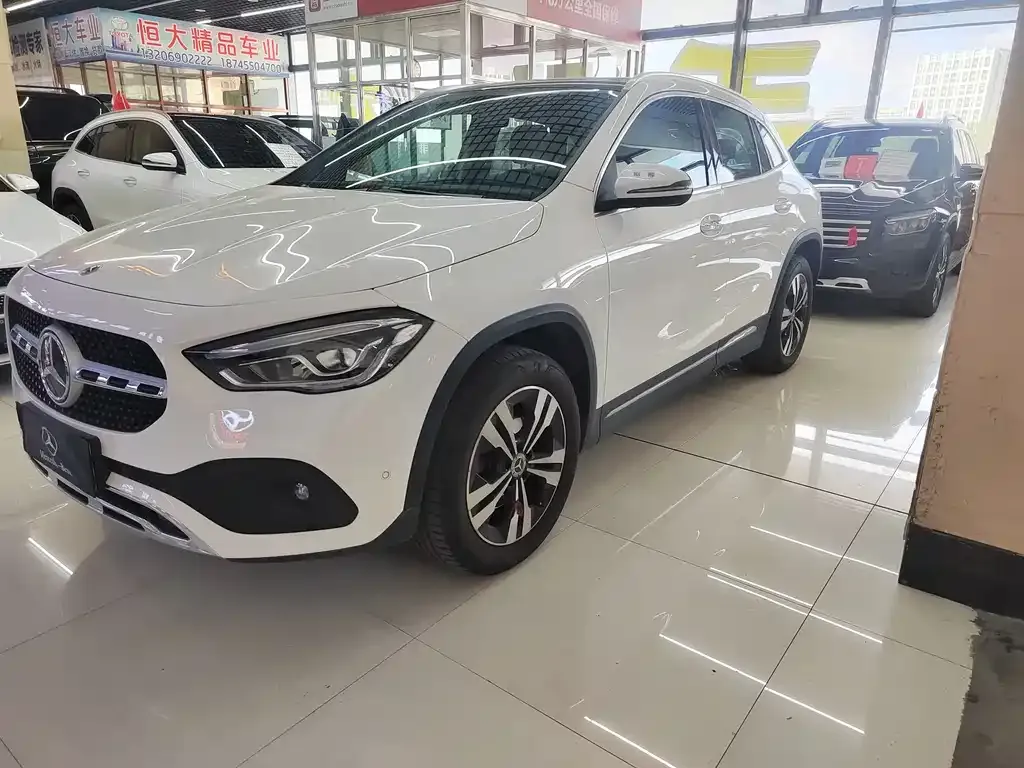 Mercedes-Benz GLA — фото 1