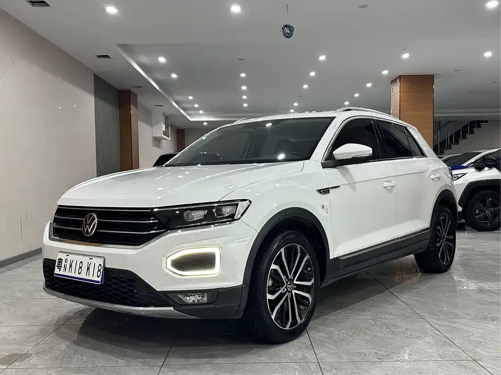 Volkswagen T-Roc — фото 1