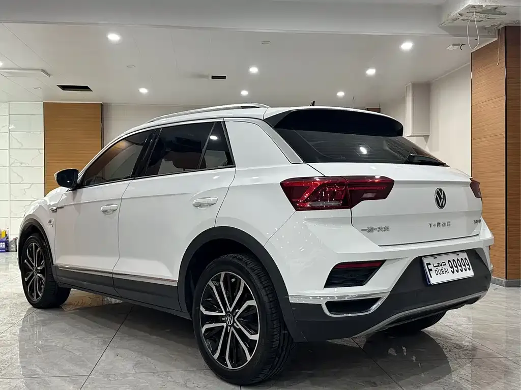 Volkswagen T-Roc — фото 4