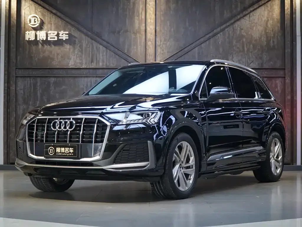 Audi Q7 — фото 1