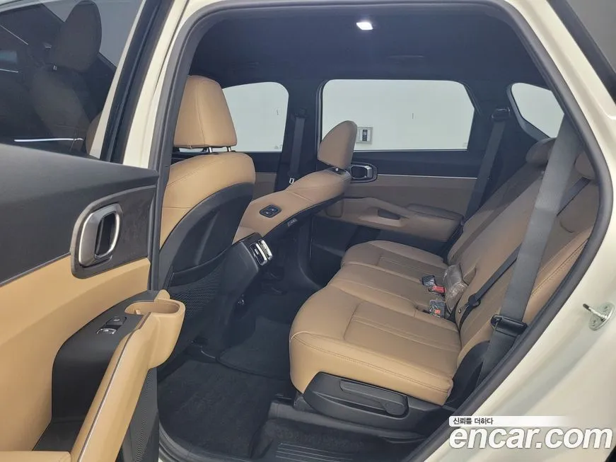 Kia Sorento — фото 9