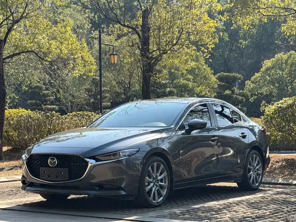 Mazda 3 Axela — фото 1