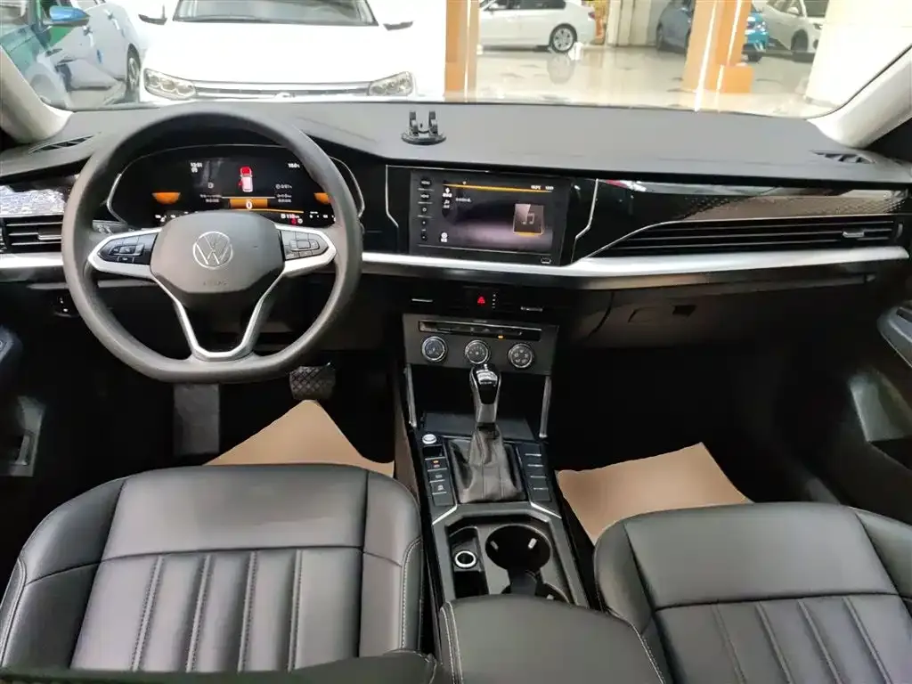 Volkswagen Passat — фото 10