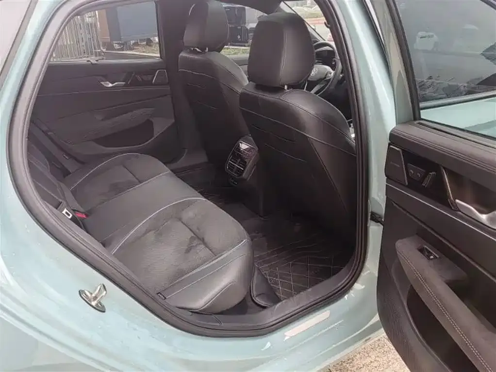 Volkswagen Passat — фото 7