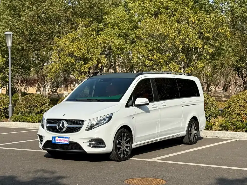 Mercedes-Benz V-Class — фото 10