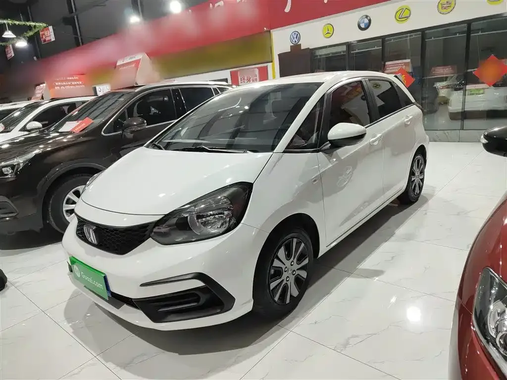 Honda Fit — фото 1