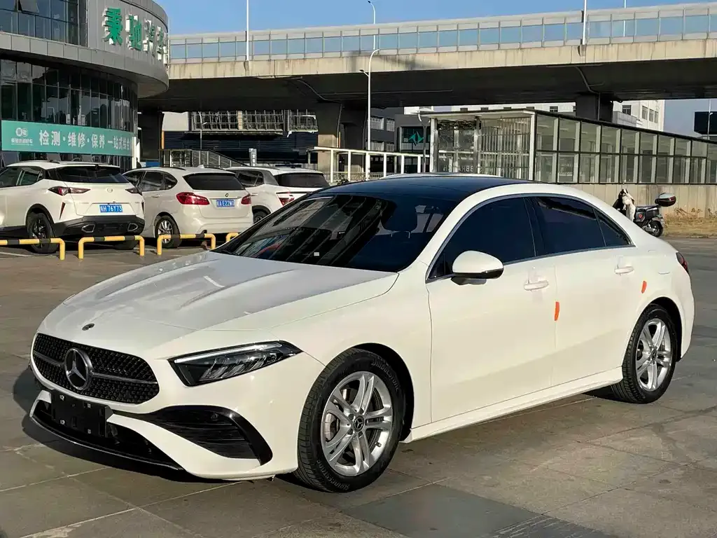 Mercedes-Benz A-Class — фото 1