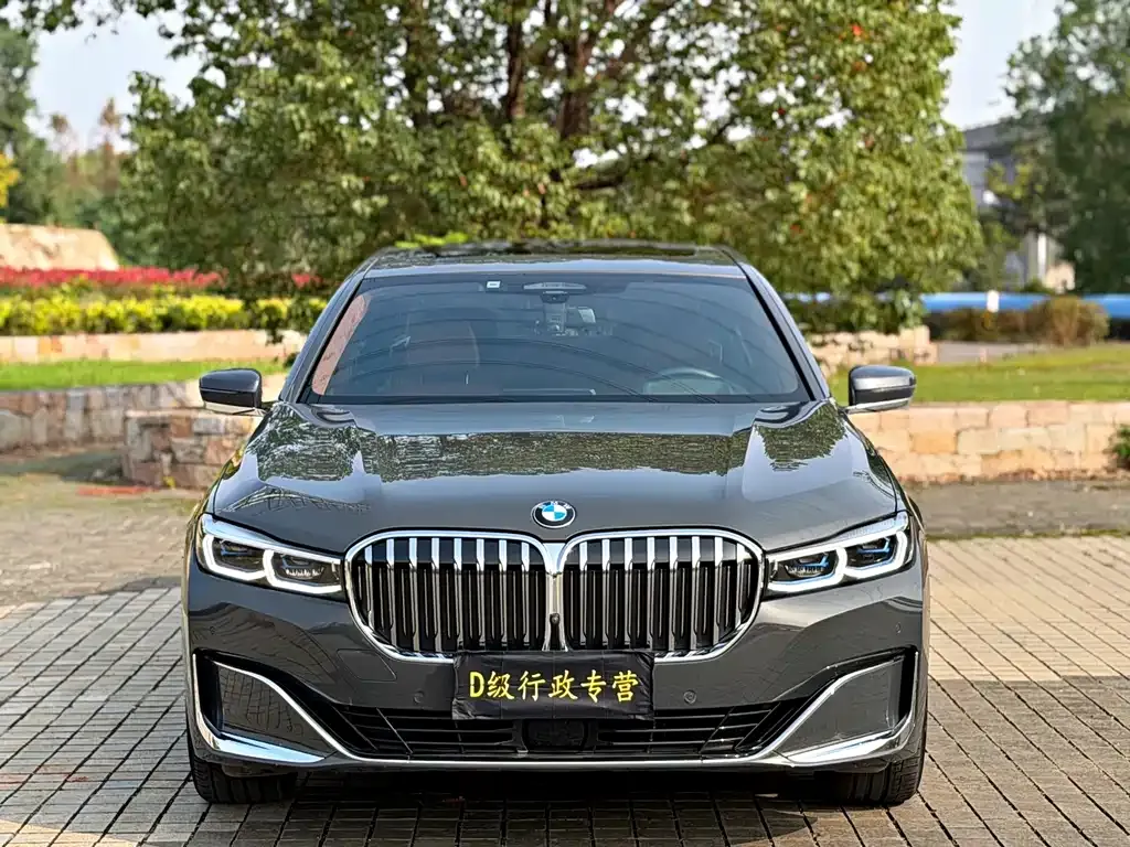 BMW 7 Series — фото 9