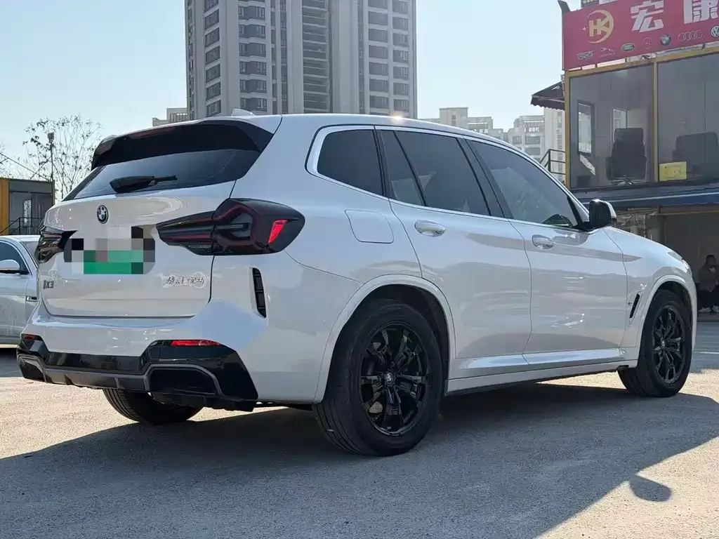BMW iX3 — фото 4