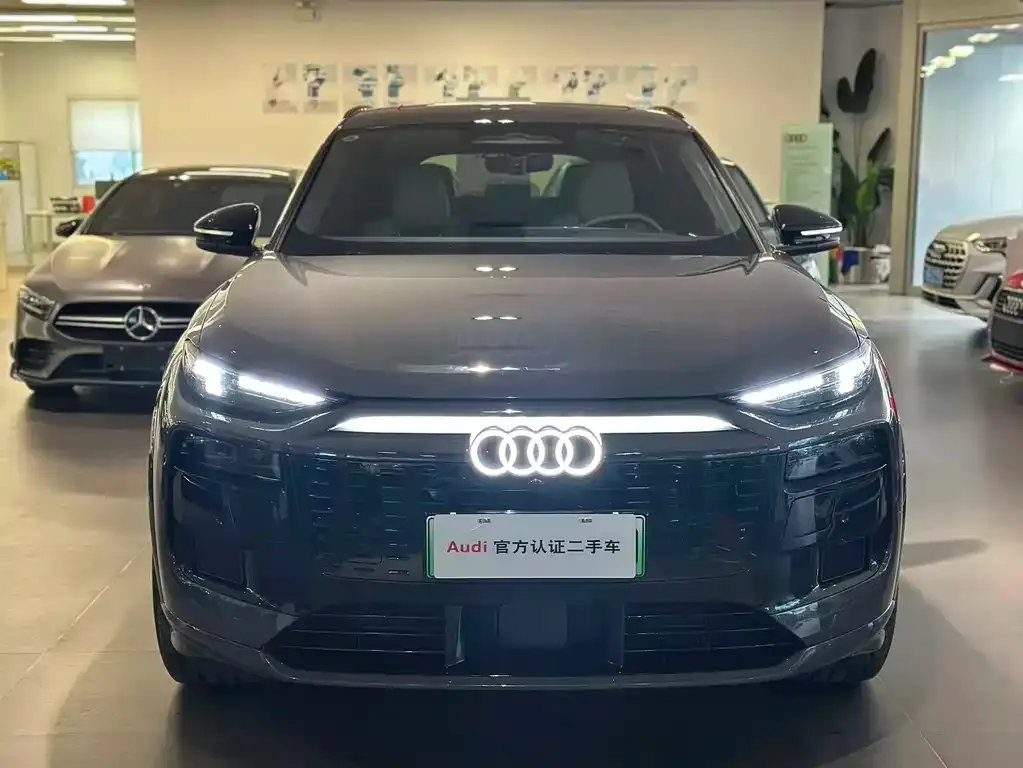 Audi Q6L e-tron — фото 3