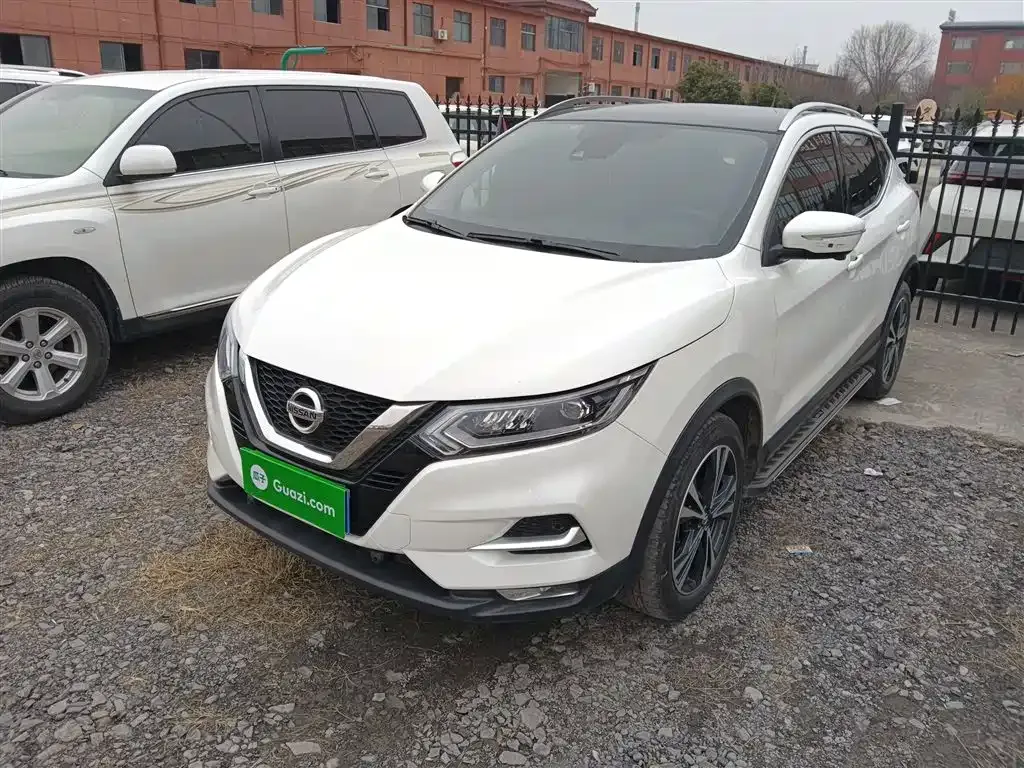 Nissan Qashqai — фото 1