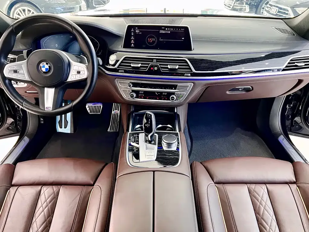 BMW 7 Series — фото 9