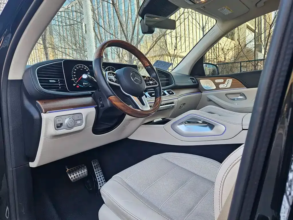Mercedes-Benz GLS — фото 7
