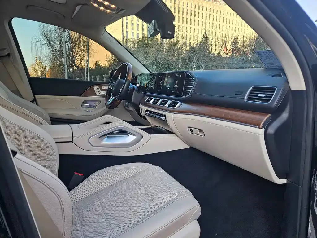Mercedes-Benz GLS — фото 5