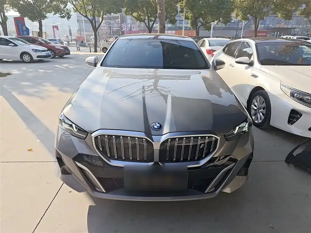BMW i5 — фото 8