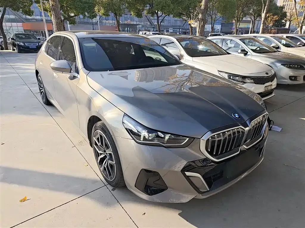 BMW i5 — фото 5