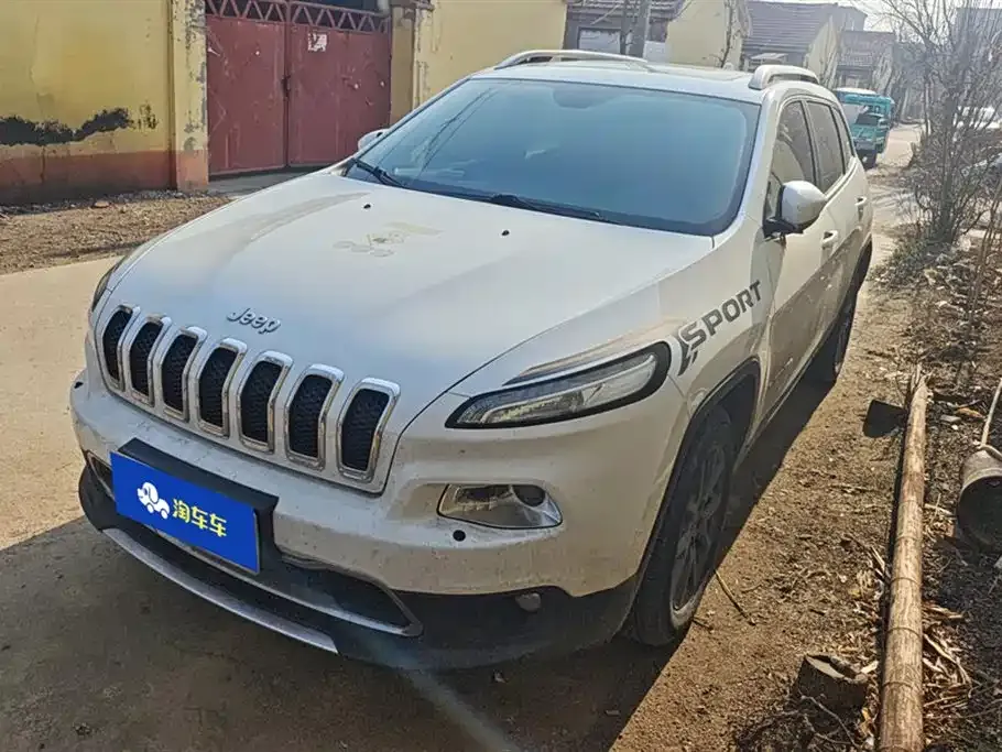 Jeep Cherokee — фото 1