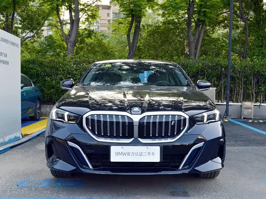 BMW i5 — фото 8