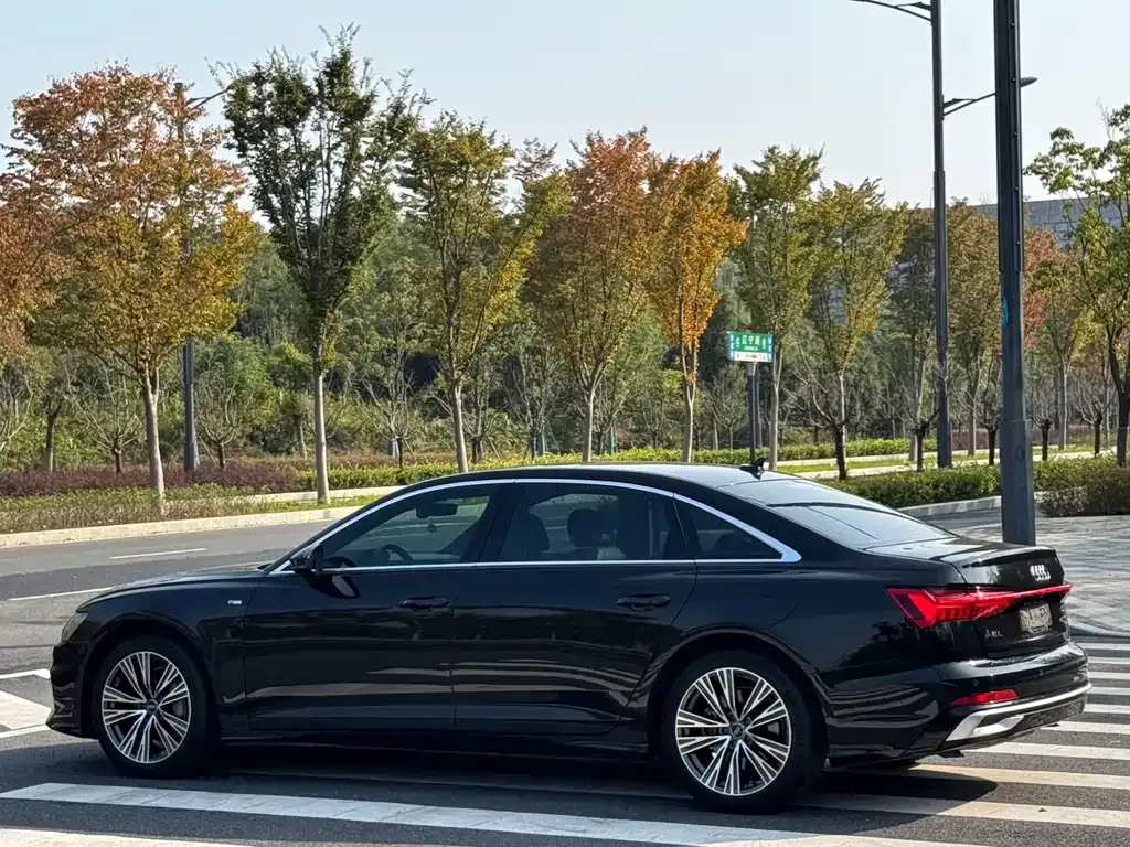 Audi A6L — фото 2