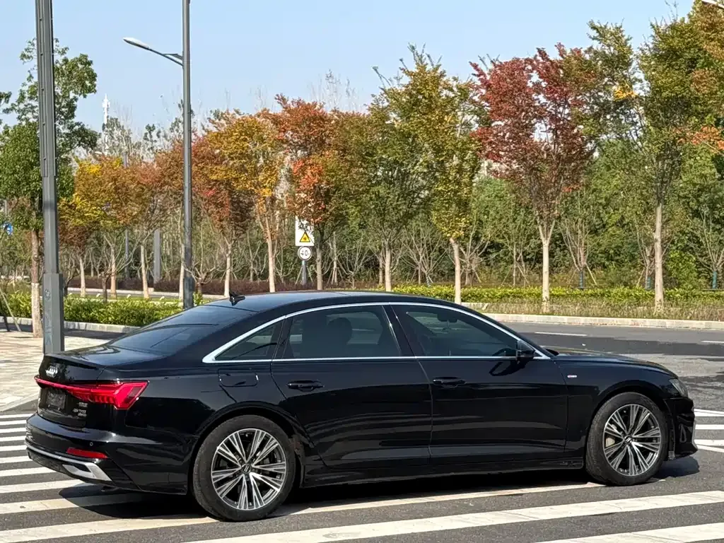 Audi A6L — фото 5