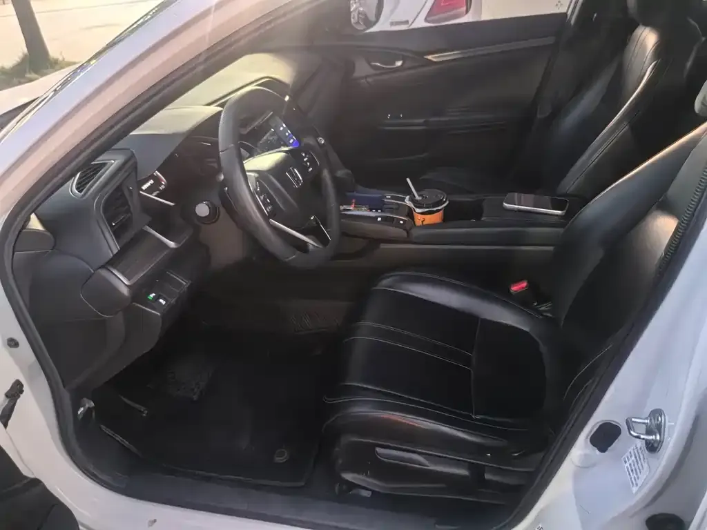 Honda Civic — фото 5