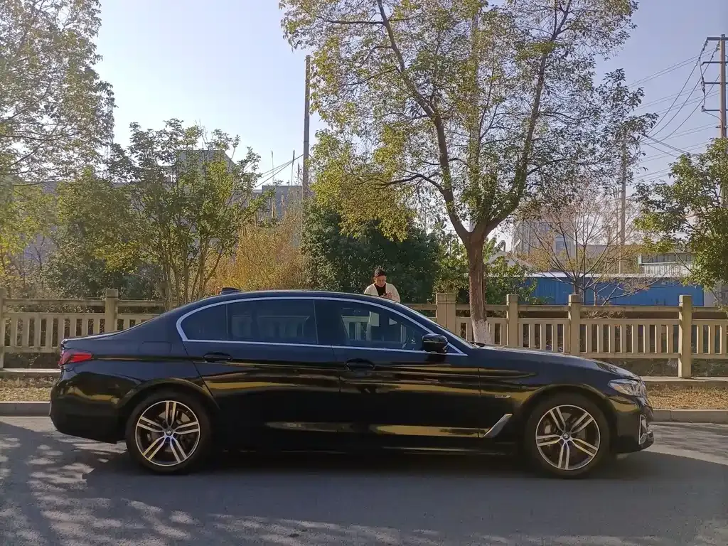 BMW 5 Series New Energy — фото 9