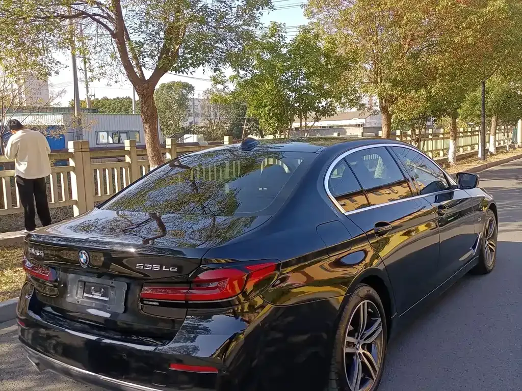 BMW 5 Series New Energy — фото 6