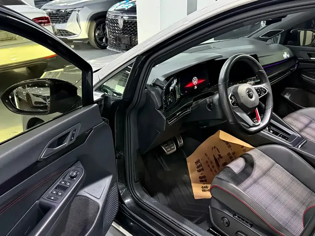 Volkswagen Golf GTI — фото 3