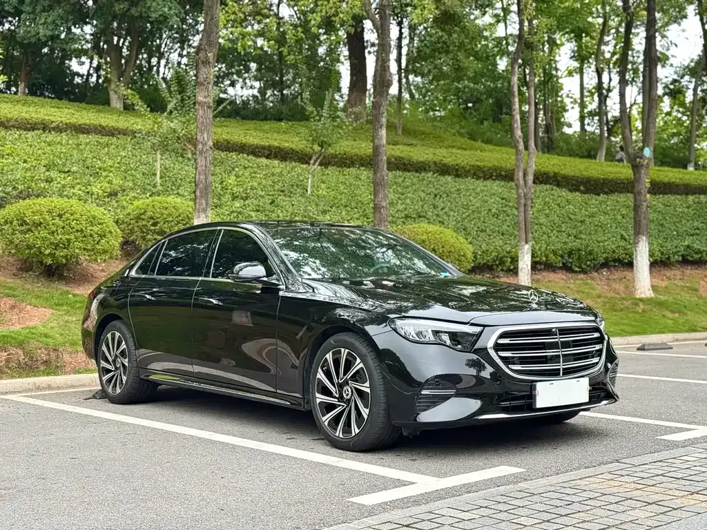 Mercedes-Benz E-Class — фото 10