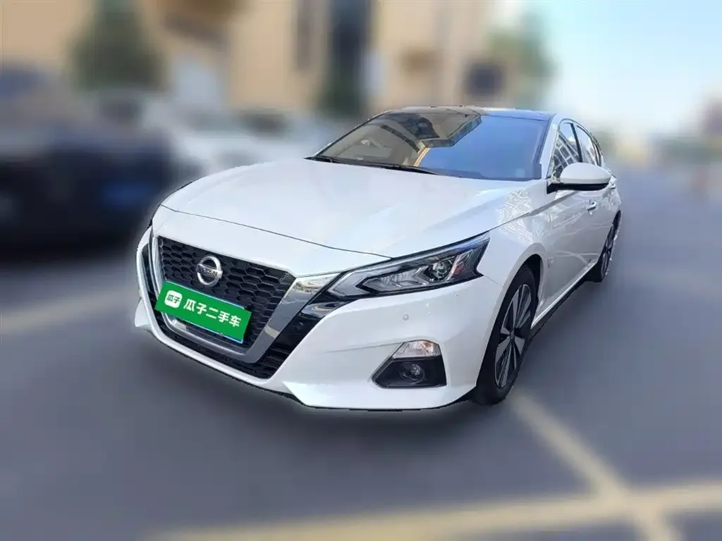 Nissan Teana — фото 1