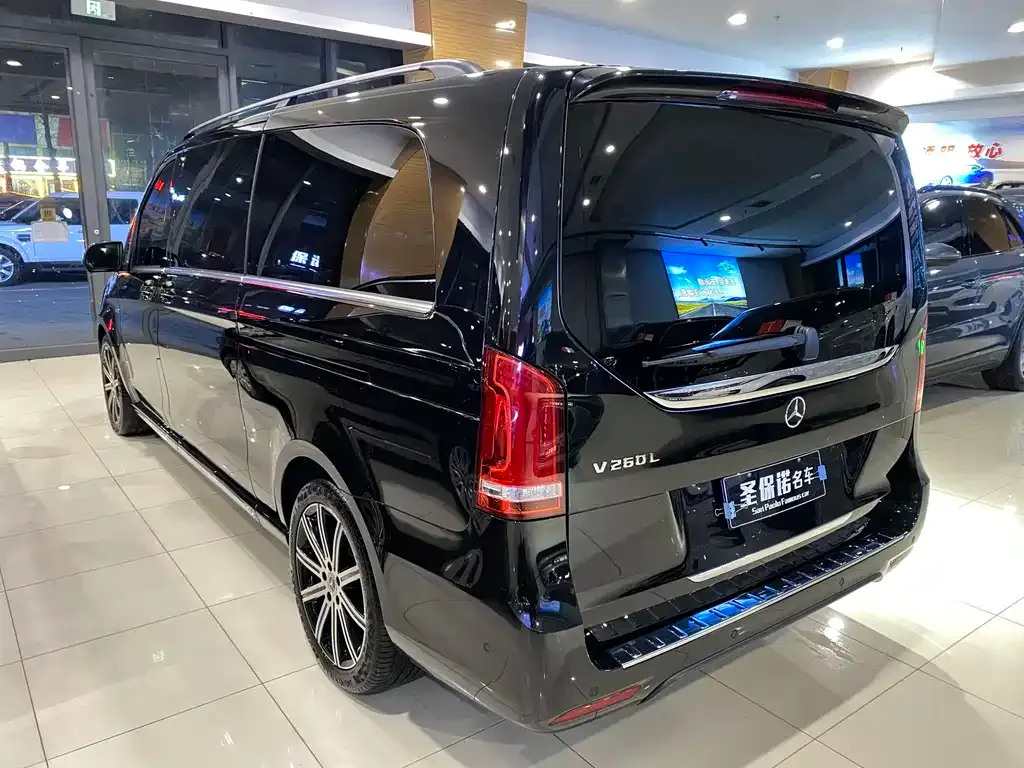 Mercedes-Benz V-Class — фото 10
