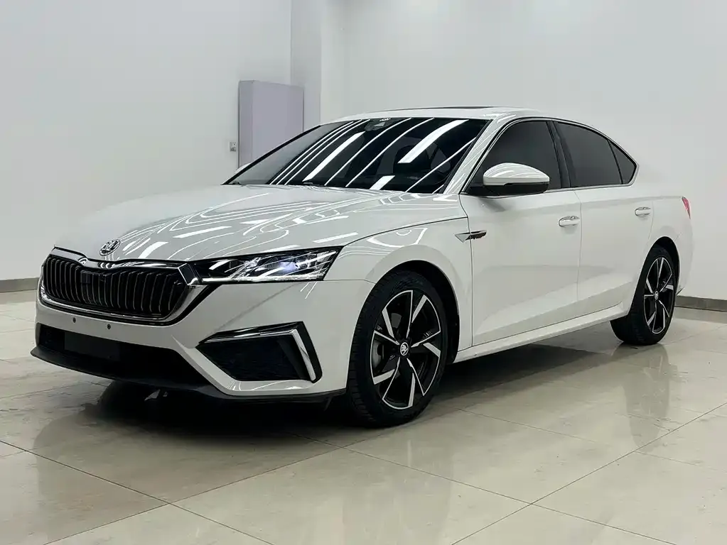 Skoda Octavia — фото 1